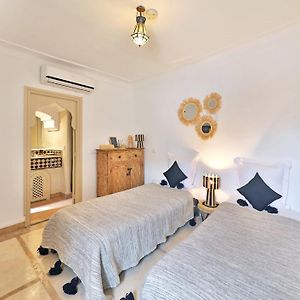 Habitación Estándar con 2 Camas Individuales